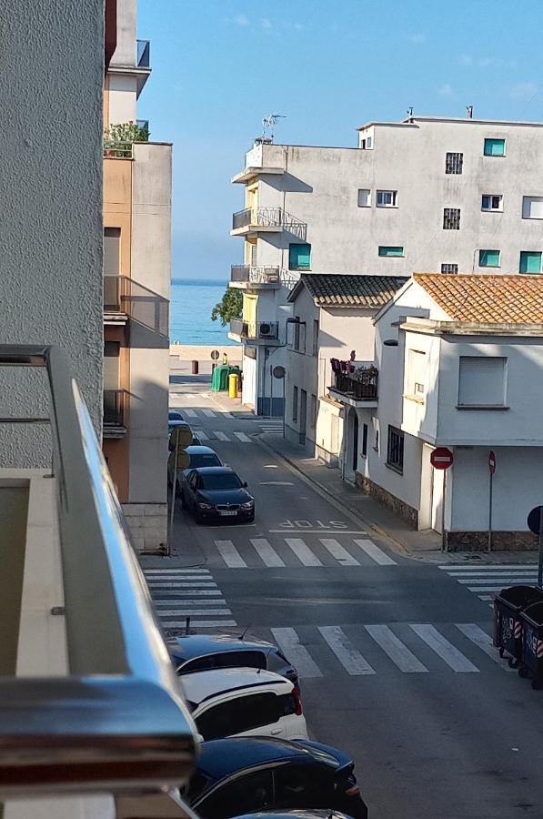 Apartament Edifici Simbat A 150M De La Platja Apartman Palamós Kültér fotó